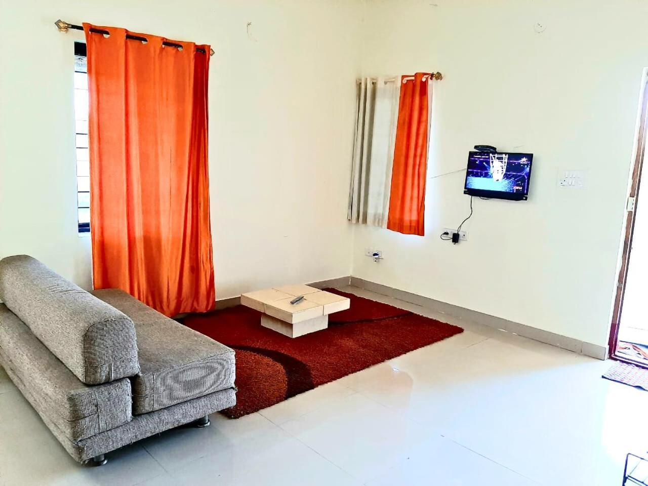 Golden Magnolia Homestay Bangalore Exteriör bild