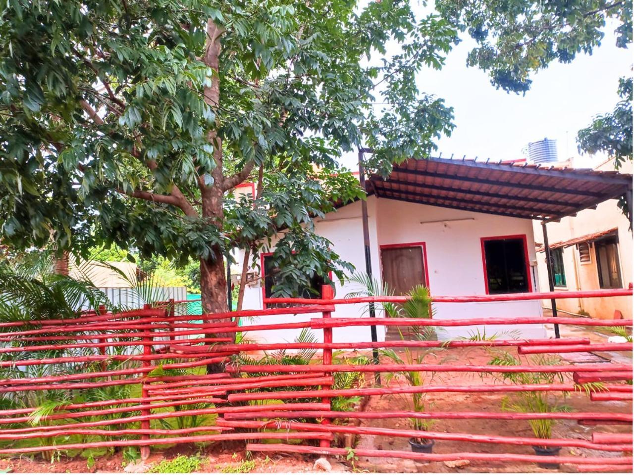 Golden Magnolia Homestay Bangalore Exteriör bild